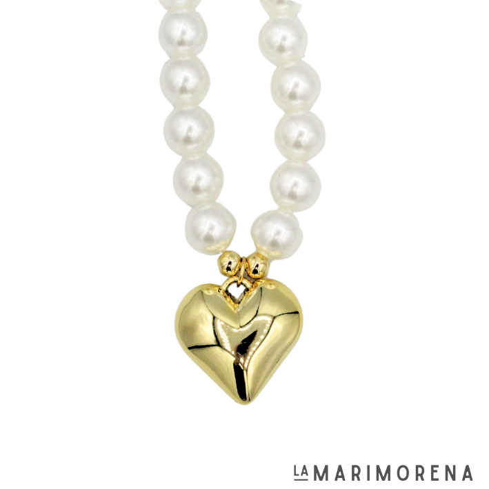 Collar perlas chunky y corazon